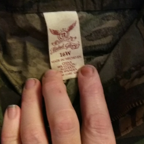 Shorts - Picture 4 of 4